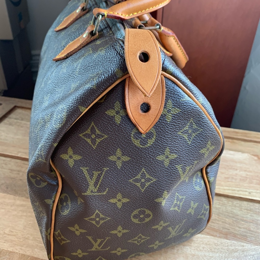 Louis Vuitton Speedy 35 Handbag. - Picture 6 of 16